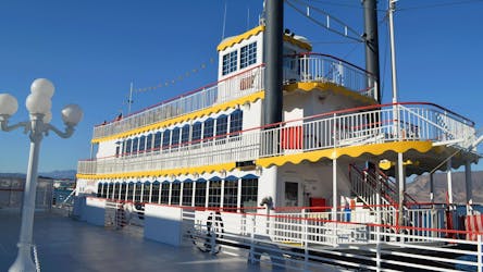 Lake Mead dinner cruise with transportation